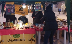 GRANDE SUCCESSO PER IL MERCATINO SOLIDALE NATALIZIO DI LEGAMBIENTE TERRACINA ANIMALHELP