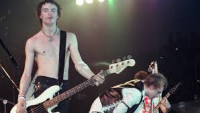 SEX PISTOLS: L’ASCESA DEL GENERE PUNK